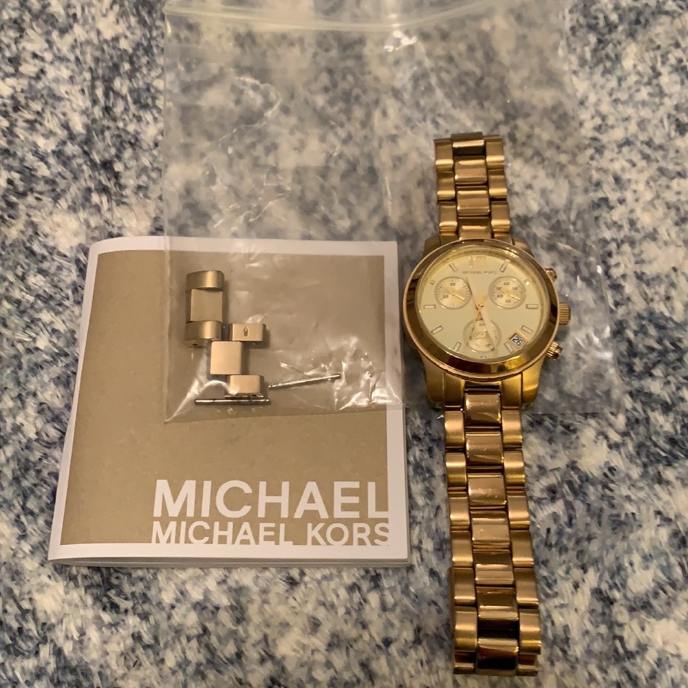 MICHAEL Michael Kors mini Runway gold watch - Picture 6 of 7